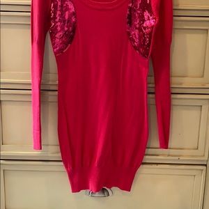 Fuchsia sweater dress with sequin